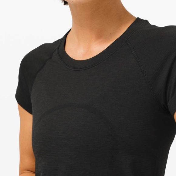 NWT LULULEMON Swiftly Tech Short Sleeve Shirt 2.0 Race Length In Black - Picture 2 of 5